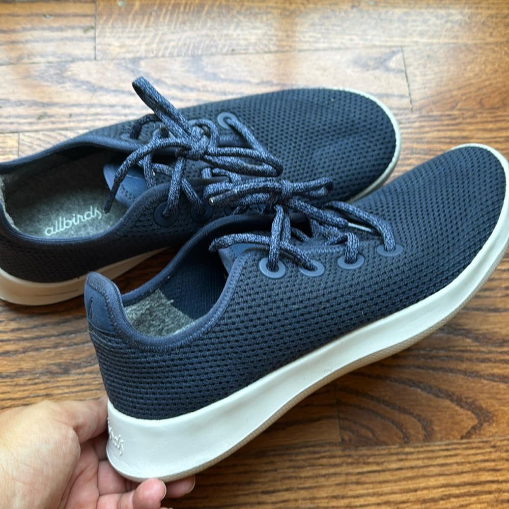 Women's Tree Runner All birds. Navy. Size 9